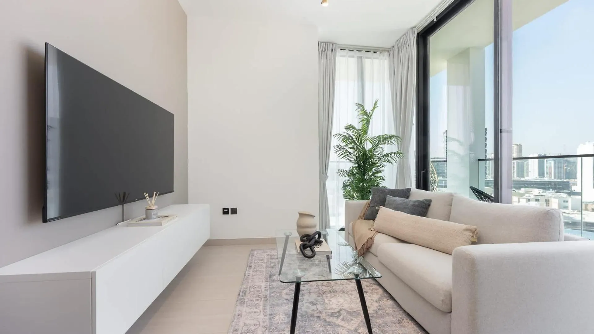Apartment Stylish 1Br In Binghatti Venus Jvc - Sleeps 4 Dubai United Arab Emirates