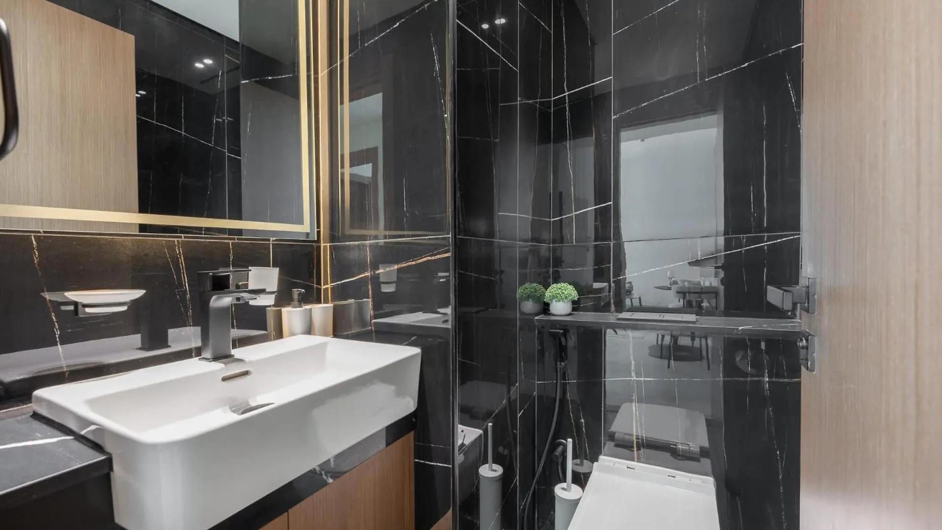 Stylish 1Br In Binghatti Venus Jvc - Sleeps 4 Dubai 0*,  United Arab Emirates