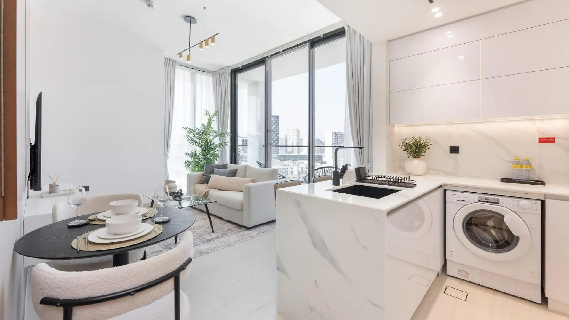 Stylish 1Br In Binghatti Venus Jvc - Sleeps 4 Dubai Apartment